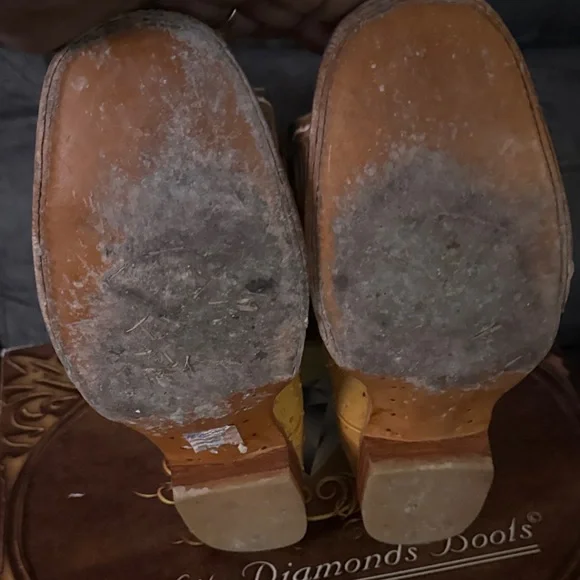 Stylish Yellow Western Boots for Men - Picture 3 of 5